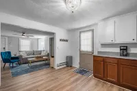 The Yellow Door is a 2 Bdrm 1 Bath Unit Sleeps 5 - Linens Included!