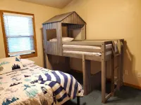 Perfect family get-away with lake front property & sandy shores on White Lake