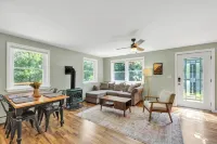 Comfortable 3 bedroom home between Ellsworth and Blue Hill