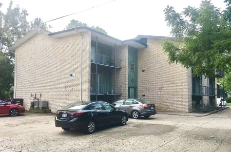 Fabulous Aggieville Hideaway - Convenient 1 bedroom next to KSU & Aggieville Отели рядом с достопримечательностью «Flint Hills Discovery Center»