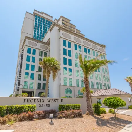 Beach all DAY! ! Lazy river. Gulf front .3 bed/4bath Executive Class Luxury