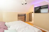 Home in Royal Oak w/ pool & sauna & dream garage