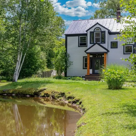NEW Vermont Luxury in Woodstock Village: Private Home, Pond & Mountain Views