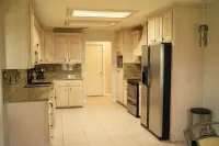 Tropical Family Funhouse, Relax: No Chore Pet friendly Rental