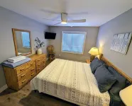 Newly Renovated 3br retreat at Northern Bay! 스트롱스 프레리 호텔