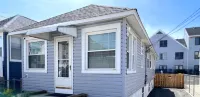Cozy Cottage 500 ft to Seaside Heights Boardwalk, Off-st. Parking, Beach Badges