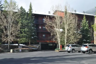 Mountainside condo in a Colorado playground! Hotels near The Juniper Tree