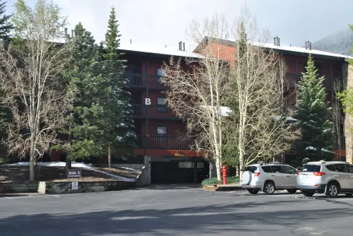 Mountainside condo in a Colorado playground!