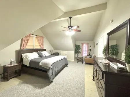 Private Country Home Minutes To Hunter Mountain!