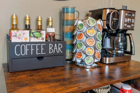 Minutes to Nada Tunnel + Natural Bridge SP / Views - Hot Tub - Firepit Отели рядом с достопримечательностью «Daniel Boone Campground in Red River Gorge»