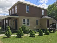 The Fuller House - 15 Mins from Colgate