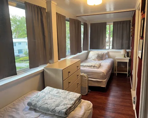 Spacious 5 Bedroom House On Double Lot In Lakeside One Block From The Lake! Hotele w: Marblehead