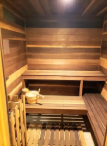 2 BD, 2B with Jet Bath Tub, Sauna, Sleeps 6, 2 minutes from West Glacier