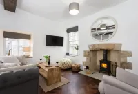 Beautiful Historic High Street Cottage in Burford
