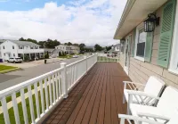 2BR 1.5BA Top Floor Condo with Tesla/EV Charger Brigantine Отели рядом с достопримечательностью «Парк Шарк»