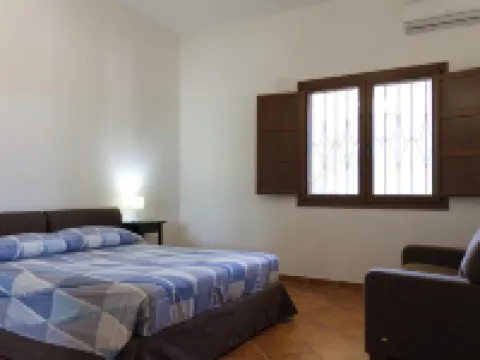 Indipendent Semi-Detached Villa in the Countryside, Surrounded by Greenery โรงแรมในMesagne