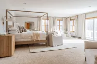 Maplewood Manor, 8Br w/ Hot Tub, Gym, Fire Pit, Near Hunter/Windham Skiing