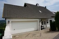 Like new EFH for 6 pers. with garage in close proximity to Sorpesee Hotel a Sundern