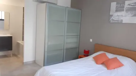 VILLA - WATERSHARING - IDEALLY LOCATED