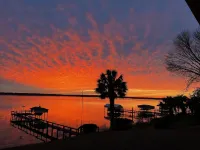Lake Side Condo Getaway