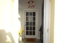 'Sea-Lovers' - 2 bedroom flat steps from the Sea! Hotels in Exmouth