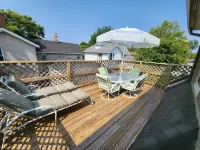 Great 3-bedroom House close to town and beaches, in Manistee , deck, WiFi and AC