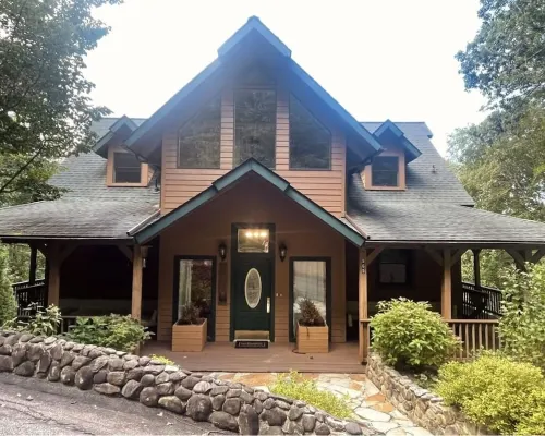 3 level cabin on Mt Mitchell golf course Hotels in South Toe