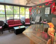 Gorgeous Beach town-Tropical Private HEATED Pool & Tiki Lanai Close to Beaches!