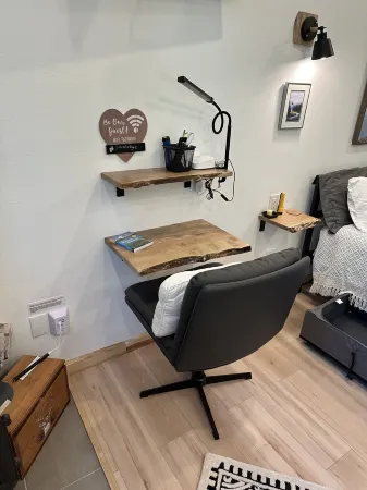 The Nest @ Pine Lodge - outdoor sauna & cold plunge tub, EV chrg, pets, AC Отели рядом с достопримечательностью «La Wis Wis Campground»