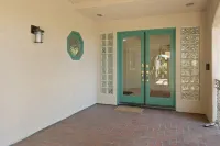 Remodeled Modern Home w/Hot Tub. 10 mins. To Beach Hôtels à : Encinitas