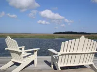Savannah Whitemarsh Island Cottage on Private Riverfront Estate with Dock - Country Houses