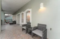 Modern Pool - Spa - Huge Game Room - Sleeps 36