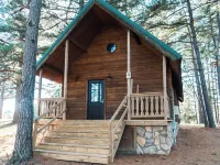 lakeside 3: Charming 2-bedroom cabin with AC and WiFi in peaceful Solgohachia Hotels in Conway County