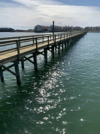 Beautiful waterfront condo on Aransas Bay. Pool. Lighted Pier. Tennis. Boat Slip