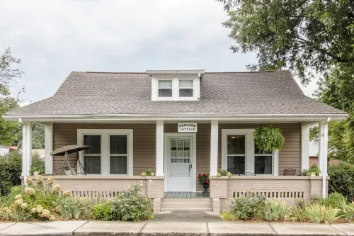 Charming Cottage in town~on Appalachian Trail~Mountain Views~