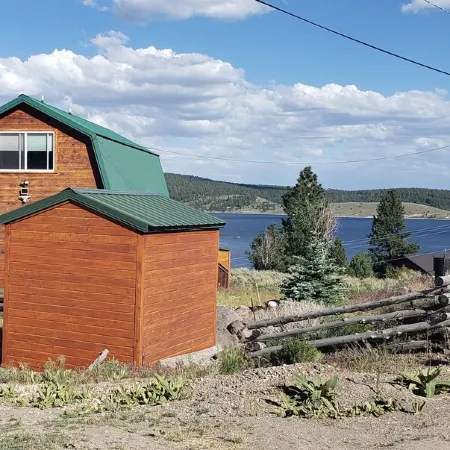 Charming Lakeview Cabin at Panguitch Lake