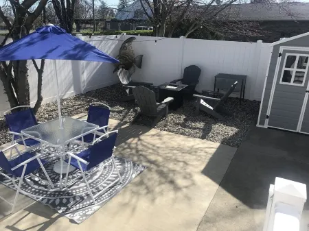 Close to Beach and Kids Park! Angelfish Cottage Clean and New and Fully Stocked