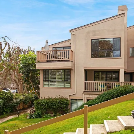 Highly Upgraded 2 Bedroom 2.5 Bath Condo Located in Gated Complex On the Bluff