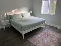 Modern 2 Bedroom with Quick Walk to the Beach, Pet Friendly