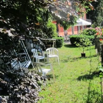Villa Rossa,  magnificent garden and view on the lake at only 10 min. from Como