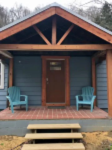 Fresh, nicely finished, three-bedroom cabin on the Baileys Trails!