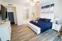Tropical Paradise in Garden Lakes! 블레스드 새크라멘트 카톨릭 처치 주변 호텔