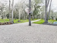 15 ACRE RIVER FRONT CABIN HOUSE ON THE SUWANNEE, WITH SPRING WALKING DISTANCE