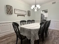 Peaceful House - 4 BR, Large Patio