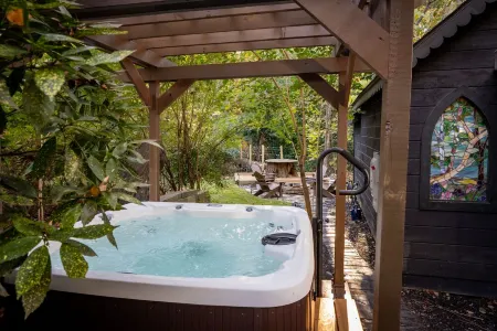 Enchanted creekside chapel right in the heart of Alpharetta!