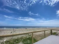 Boudreaux's Beach House Hotels in Grand Isle