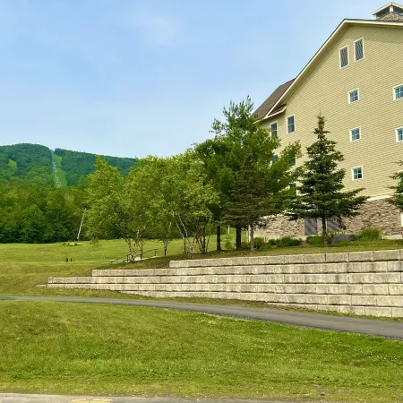 Okemo's Jackson Gore-1 Bedroom Condo /Direct Ski Access. Walk to Pool & hot tubs