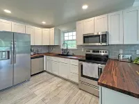 Tiny Luxury Cabin Retreat On White River Hotels in Independence County