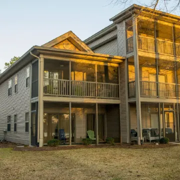 True Blue Renovated 2B/3B or 3B/3B Same Price Top Floor Unit Best View !!