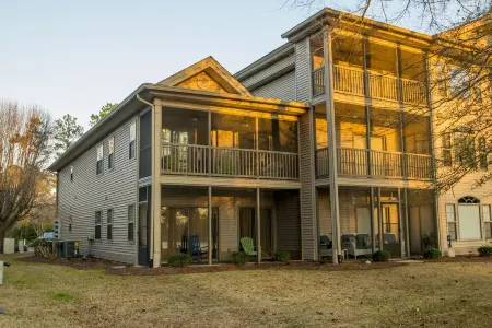 True Blue Renovated 2B/3B or 3B/3B Same Price  Top Floor Unit Best View !!